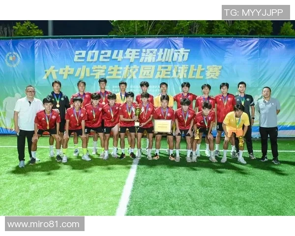 四月足球明星闪耀赛场展现非凡技艺与团队精神